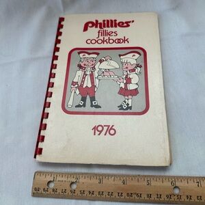 Phillies' fillies Cookbook 1976 - Vintage - Philadelphia Phillies - Rare. MLB